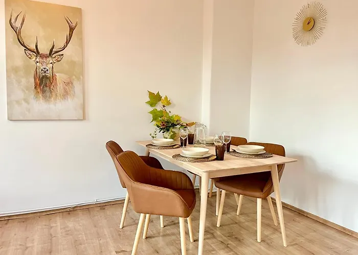 Golden Deer Apartment - 3 Schlafzimmer - Zentrum - 92M²